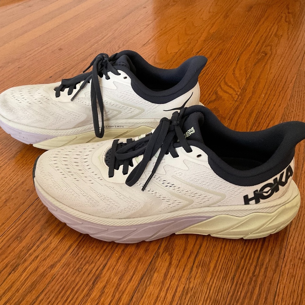 HOKA ONE ONE Arahi 5 Road-Running Shoes - Women's Size 8.5